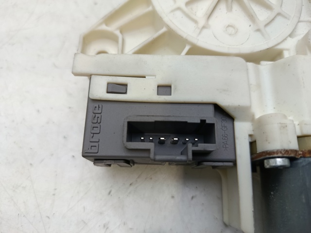 0130822200 PEUGEOT Motor del elevalunas de la puerta delantera izquierda  disponible Vigo
