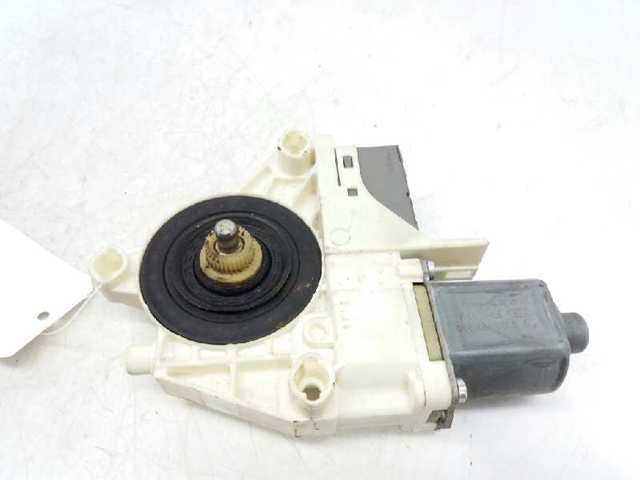 PEUGEOT 0130822200 Motor del elevalunas de la puerta delantera izquierda  disponible Lugo
