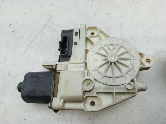 0130822200 Motor del elevalunas eléctrico comprar Sevilla