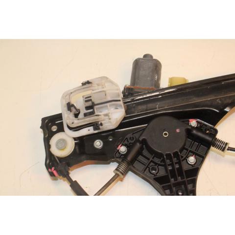 0130822733 FORD Motor del elevalunas de la puerta delantera derecha  en stock Córdoba