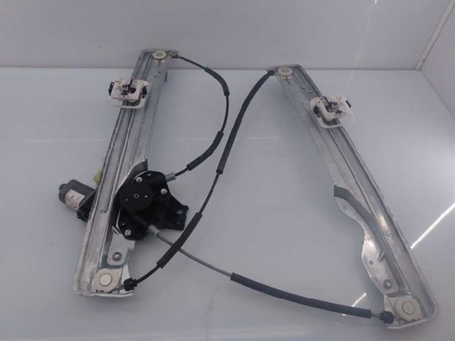 Motor eléctrico, elevalunas, puerta delantera derecha 0130822733 Ford