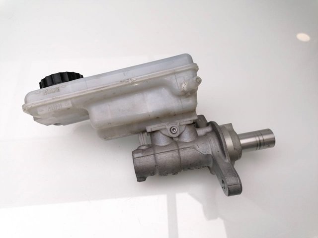 0204051558 RENAULT Cilindro maestro de frenos  en stock Gandía