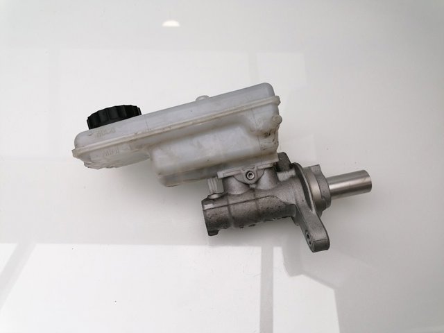 0204051558 RENAULT Cilindro maestro de frenos comprar Bilbao