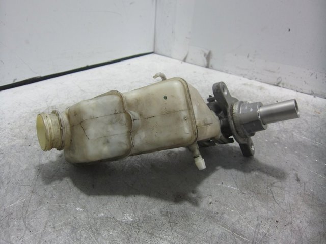0204W58352 Cilindro principal de freno  disponible Málaga