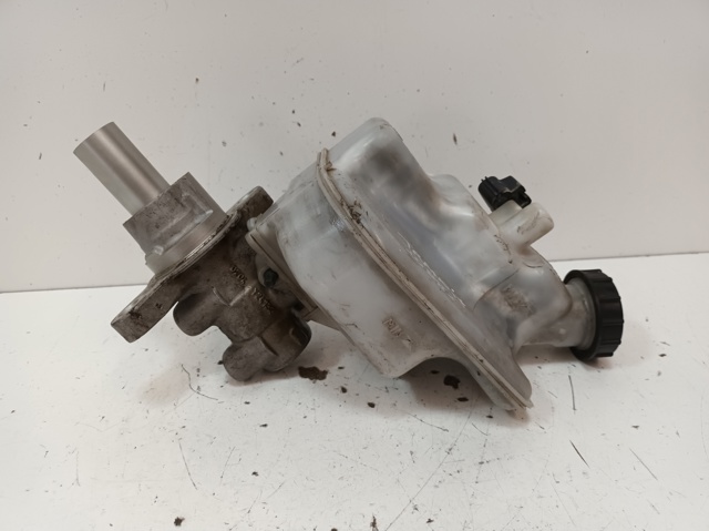 0204Y24132 FORD Cilindro maestro de frenos  en stock Gandía