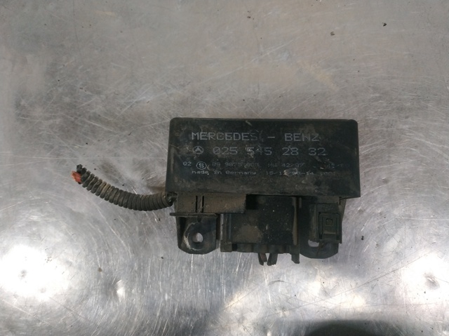 MERCEDES 0255452832 Relé de los calentadores  en stock Salamanca