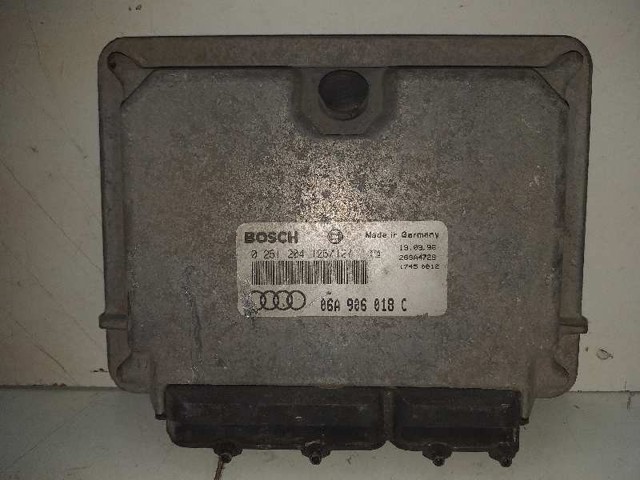 Comprar Unidad de control del motor (ECU) Audi A3  8L1 a bajo precio