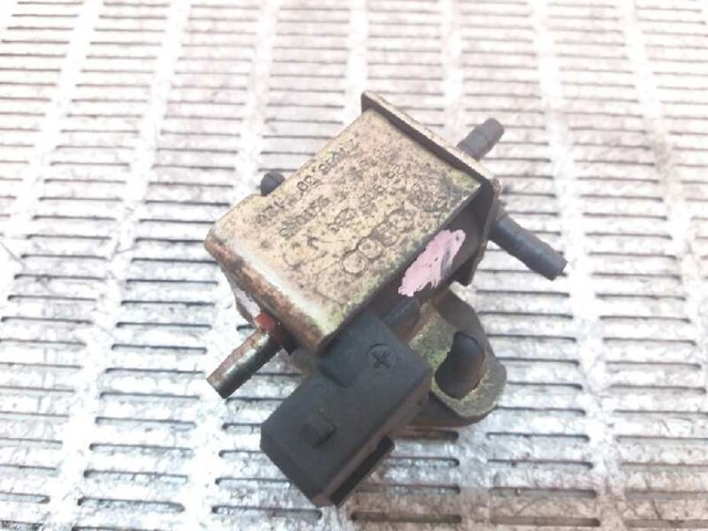 Válvula solenoide de control de la mariposa de aire secundario 026906283J VAG