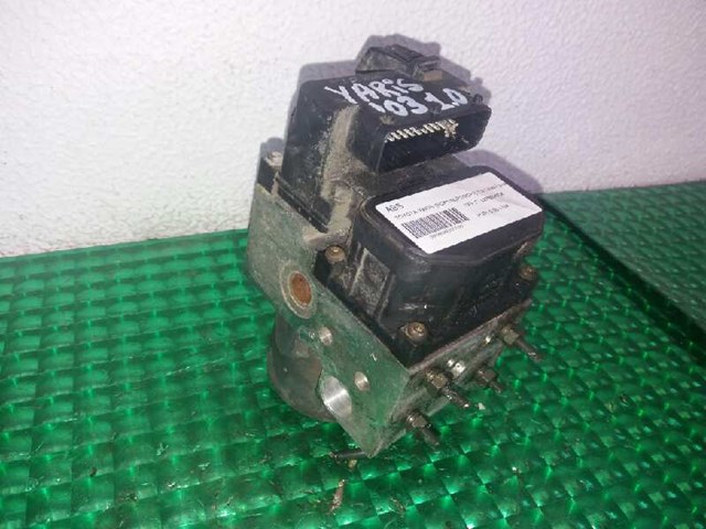 Unidad de control ABS hidráulico Toyota Yaris (1999-2005)