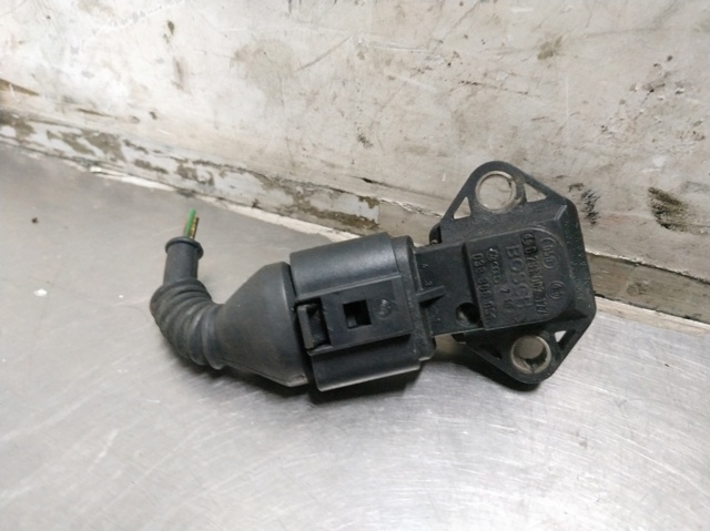 Sensor de presión de sobrealimentación 0281002177 VAG