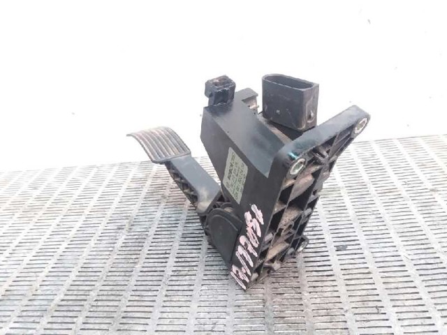 0281002335 Pedal del acelerador  comprar en Reus