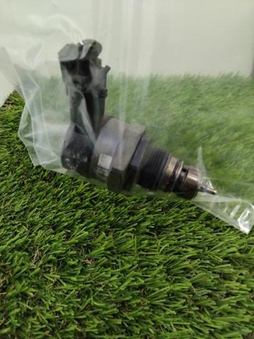 Regulador de presión de combustible 0281002800 NISSAN