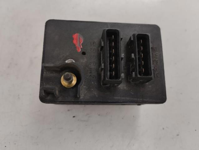 Relé de bujías incandescentes 0281003018 BOSCH