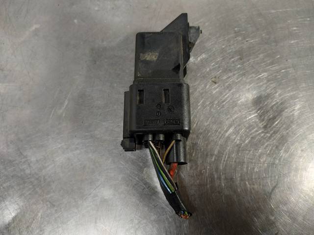 VAG 0281003038 Relé de bujía de precalentamiento  disponible Valladolid