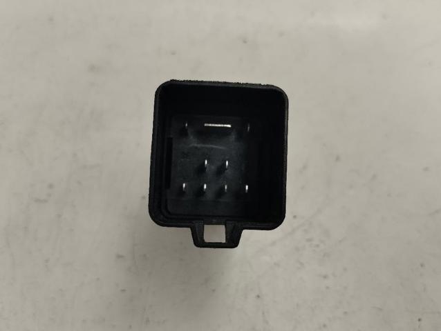 Relé de bujía de precalentamiento 0281003038 BOSCH