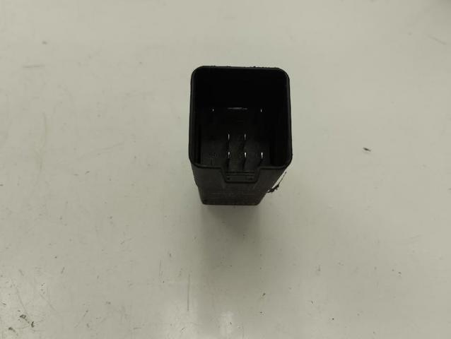 Relé de bujía de precalentamiento 0281003042 VAG