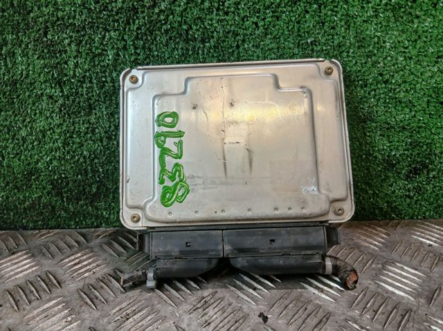 Módulo de control del motor Volkswagen Golf IV (1J5)