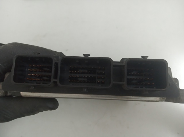RENAULT 0281011724 Unidad de control del motor (ECU)  disponible Lugo