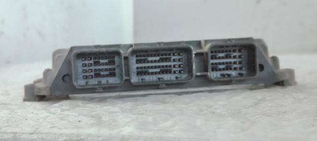 RENAULT 0281011776 ECU  en stock Salamanca