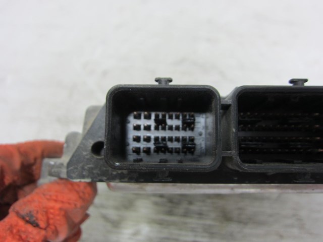 PEUGEOT 0281012620 ECU  en stock Salamanca