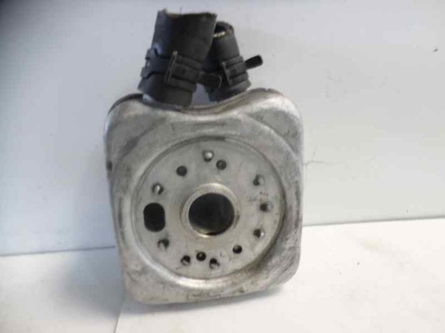 028117021 VAG Radiador de aceite debajo del filtro  comprar en Oviedo