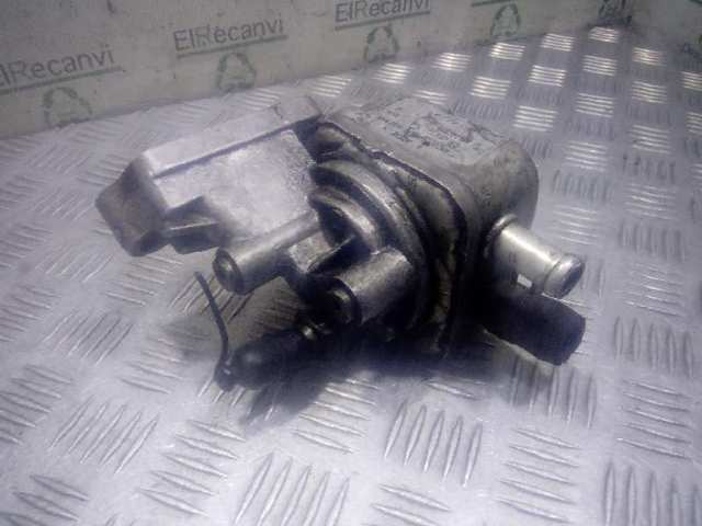 028117021 VAG Radiador de aceite debajo del filtro comprar Bilbao