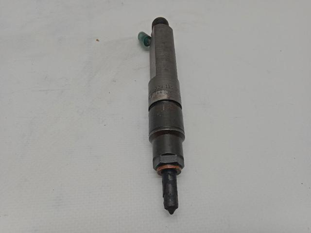 028130201T Inyector de combustible  disponible Málaga