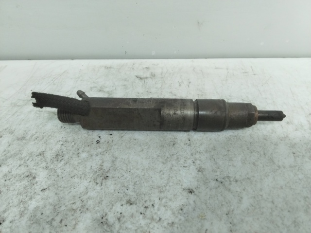 VAG 028130202P Inyector de combustible  disponible Valladolid