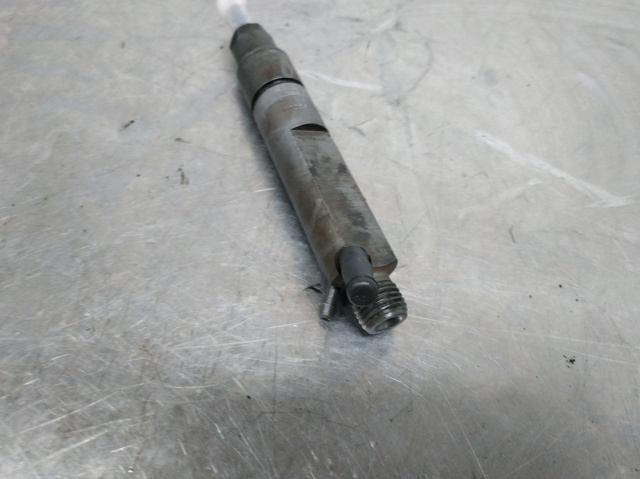 028130203F Inyector  en stock Sabadell