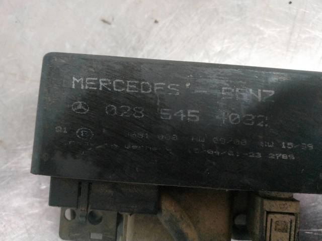 Relé de bujía de precalentamiento Mercedes CLK C209