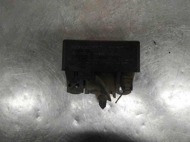 Relé de bujía de precalentamiento Mercedes CLK C209