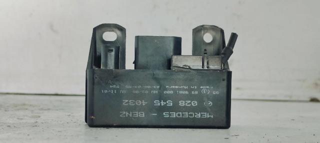 Relé de bujía de precalentamiento Mercedes CLK C209