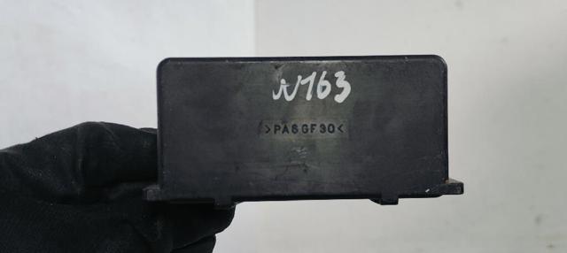 Relé de bujía de precalentamiento Mercedes CLK C209