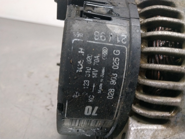 Alternador del motor 028903025G VAG