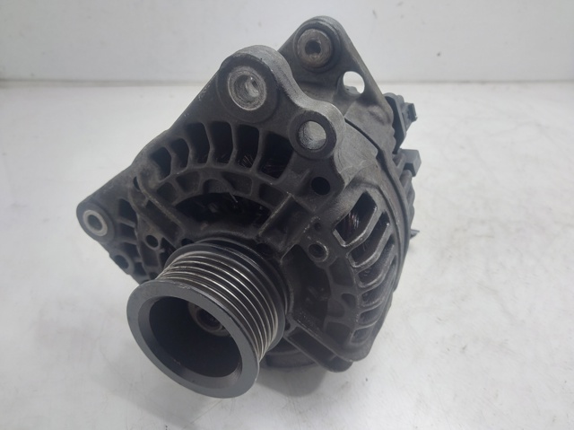 VAG 028903028D Alternador  disponible Valladolid