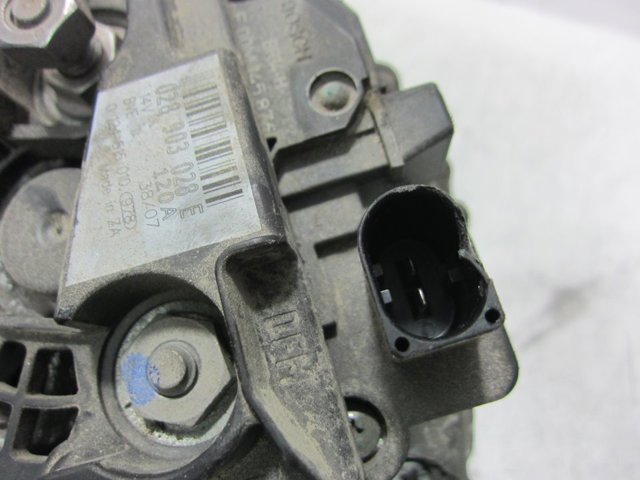 VAG 028903028E Alternador  en stock Salamanca