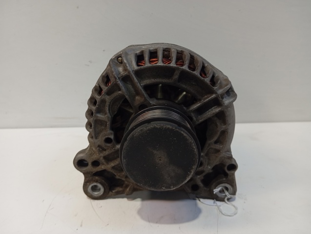 VAG 028903028E Alternador  en stock Salamanca