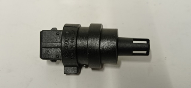 Sensor, temperatura del aire de admisión Volkswagen Transporter 70B, 70C, 7DB, 7DK, 70J, 70K, 7DC, 7DJ