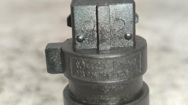 028906081 VAG Sensor de temperatura del aire de admisión  en stock Huelva