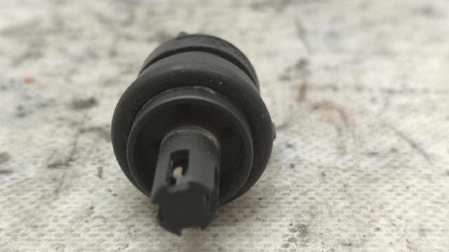 028906081 VAG Sensor de temperatura del aire de admisión comprar Madrid