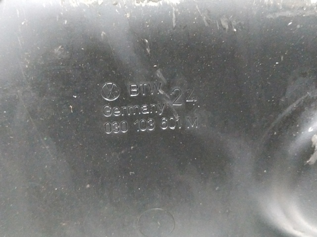 VAG 030103601M Cárter de aceite del motor  en stock Salamanca
