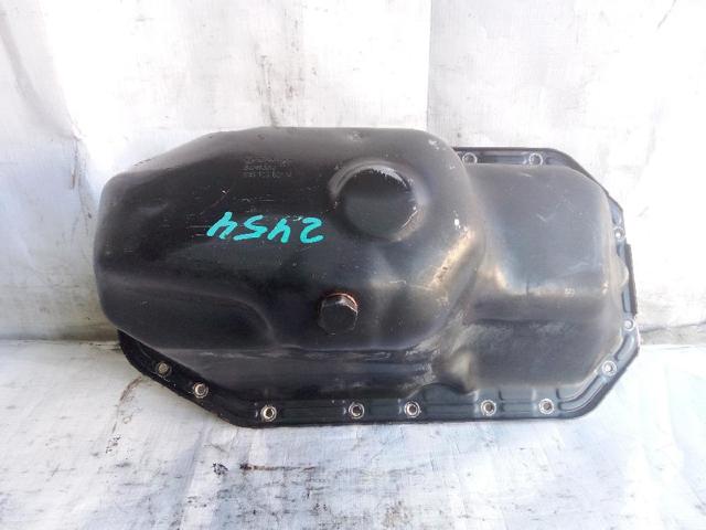 VAG 030103601M Cárter de aceite del motor  en stock Terrassa