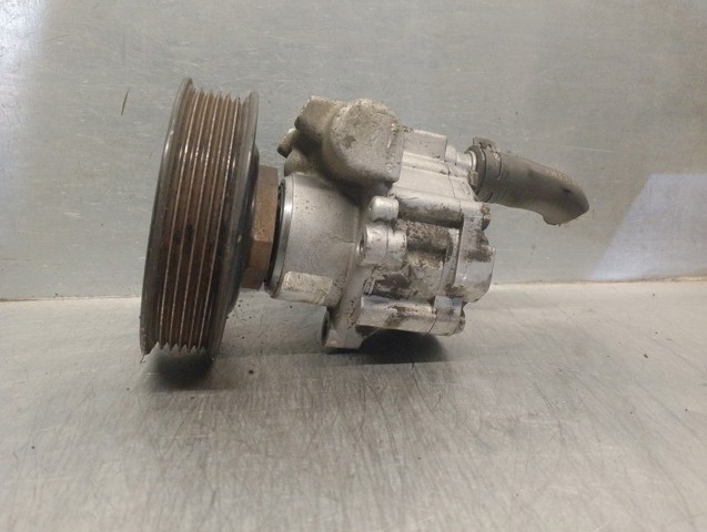 032145157A Bomba de dirección  en stock Sabadell