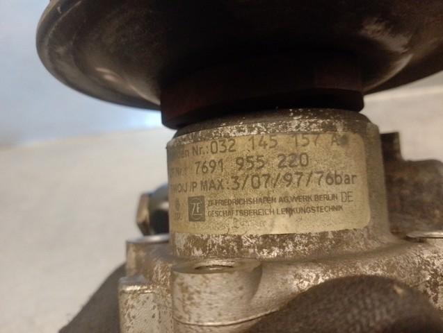 VAG 032145157A Bomba de dirección  en stock Valencia