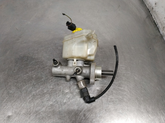 Deposito liquido de frenos Volkswagen Touareg I (7LA, 7L6, 7L7)