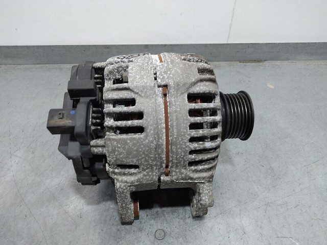 VAG 037903025 Alternador  disponible España