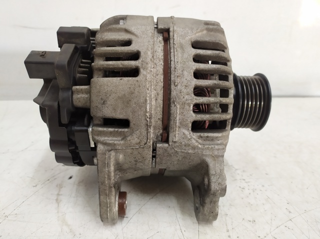 037903025 VAG Alternador  comprar en Oviedo