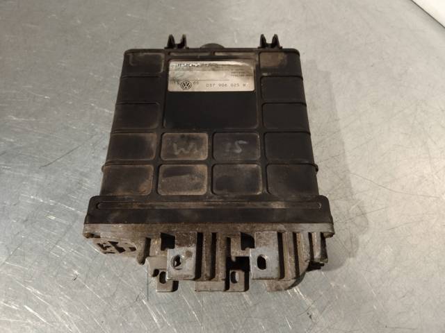 Módulo de control del motor (ECU) 037906025H VAG