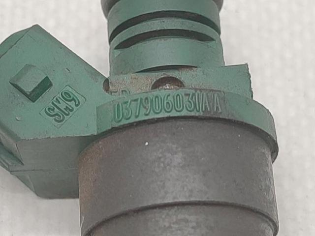 037906031AA VAG Inyector de combustible  comprar en Oviedo