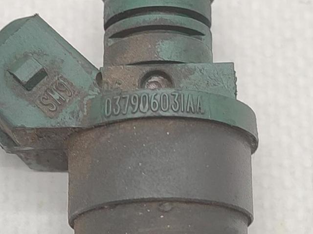 VAG 037906031AA Inyector comprar Barcelona